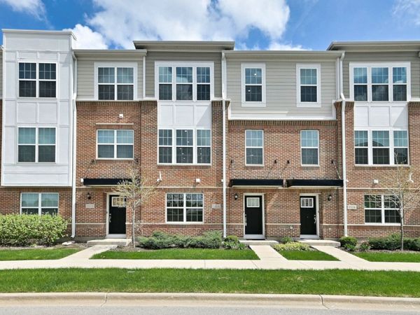 2922 Reflection Drive , Naperville, IL 60564