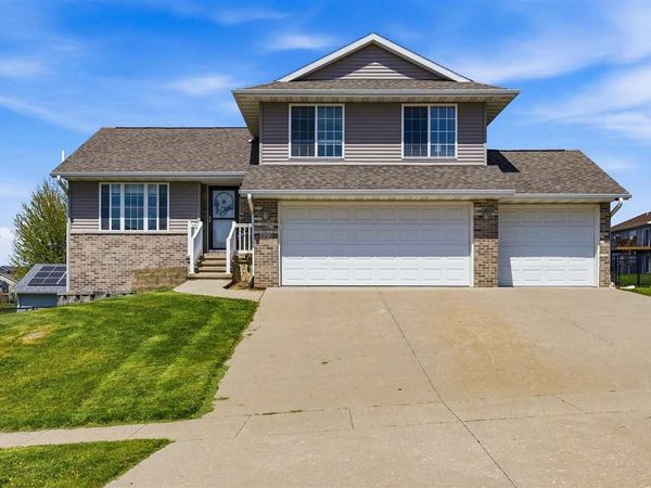 512 Jackson St., Tiffin, IA 52340