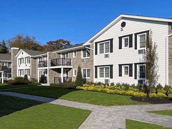 07 Spinningwheel Road , Unit 2B, Massapequa, NY 11758