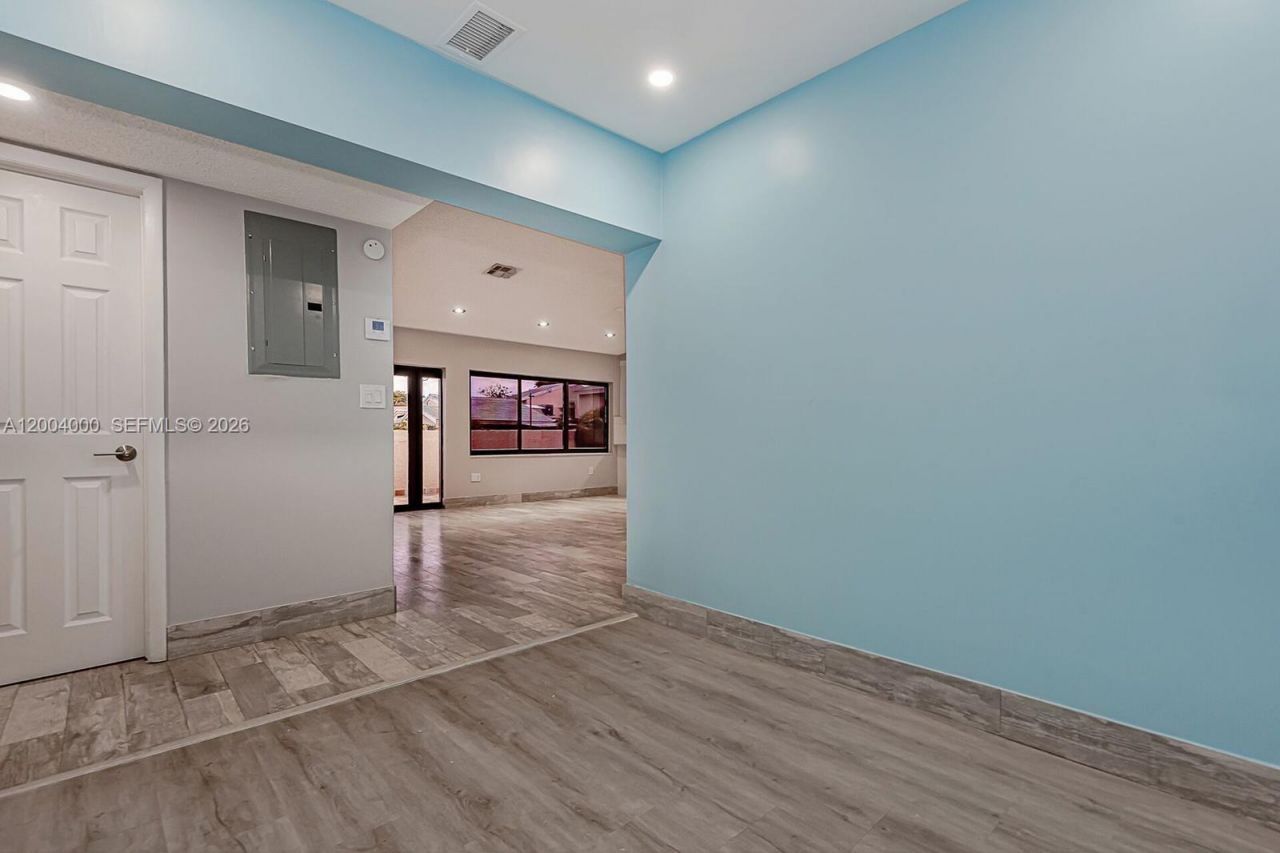 740 NW 105th Pl, Unit A6, Miami, FL 33172 Photo