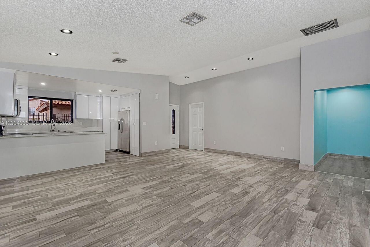 740 NW 105th Pl, Unit A6, Miami, FL 33172 Photo