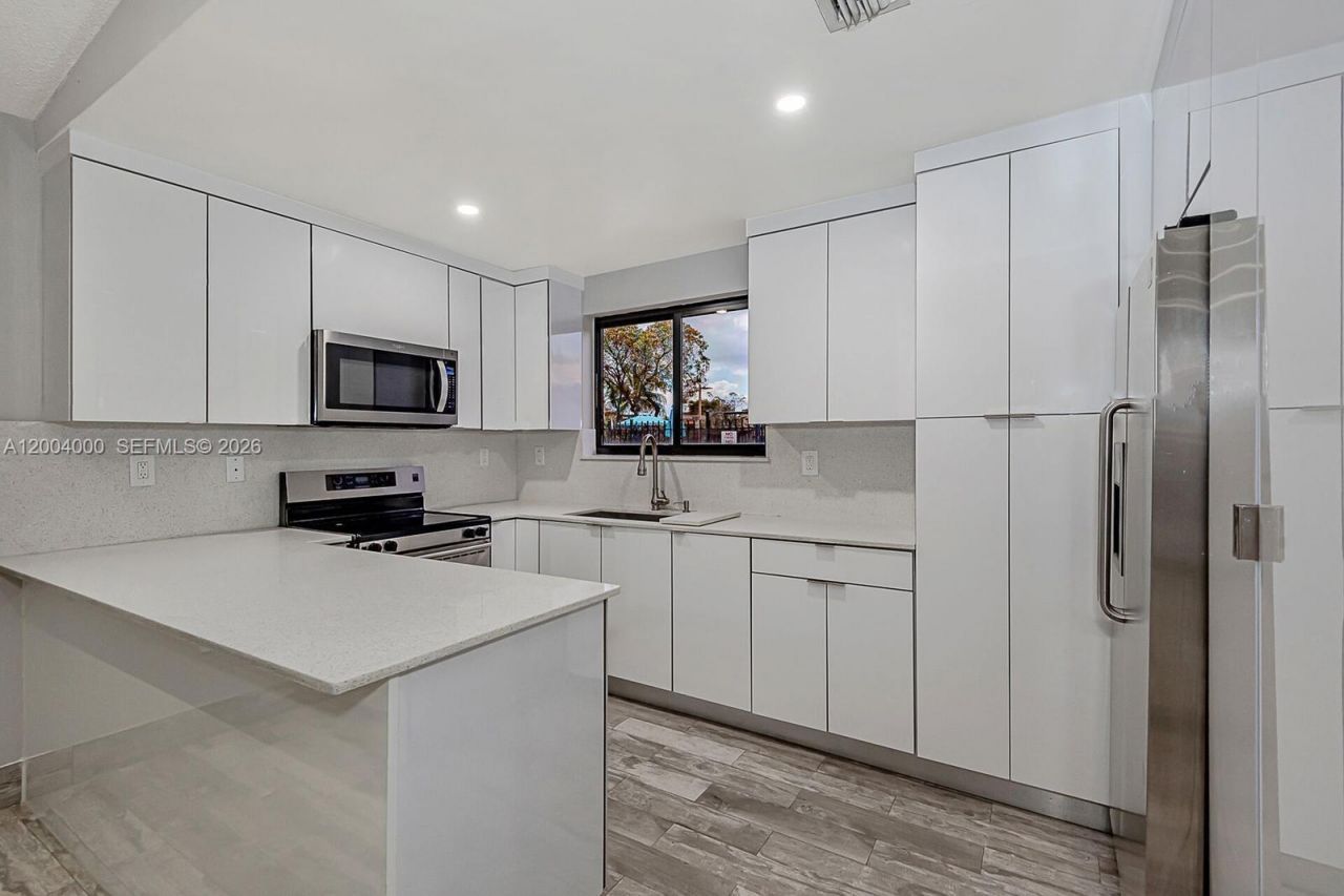 740 NW 105th Pl, Unit A6, Miami, FL 33172 Photo