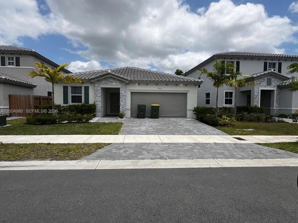 833 SE 26th Rd , Homestead, FL 33035