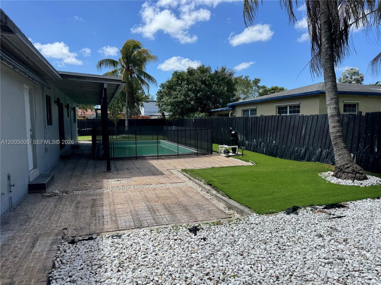 6901 SW 10th Ct, Pembroke Pines, FL 33023 Photo