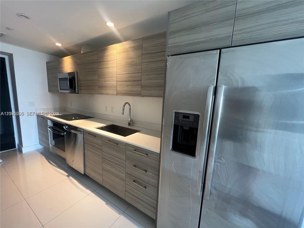 121 NE 34 St , Unit 2215, Miami, FL 33137 Photo