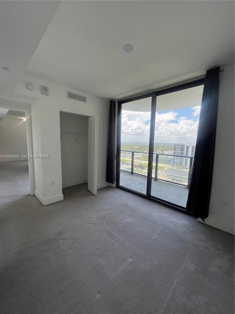 121 NE 34 St , Unit 2215, Miami, FL 33137 Photo