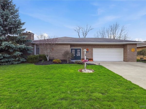 258 Fairways Boulevard , Buffalo, NY 14221