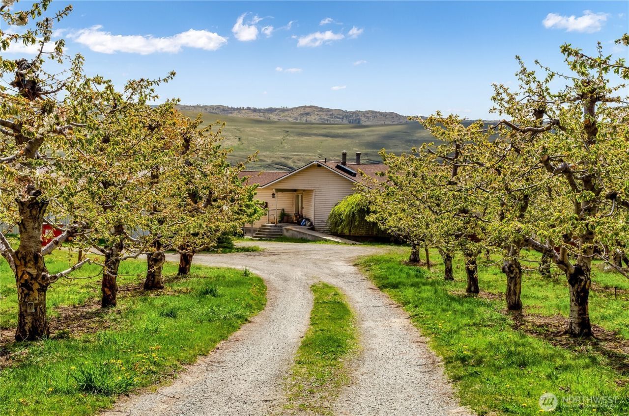 91 Okanogan Cemetery Road , Okanogan, WA 98840