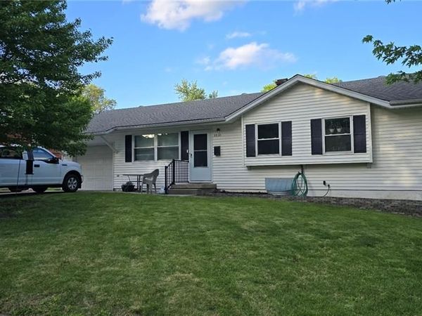 3521 S Rogers Lane, Independence, MO 64055