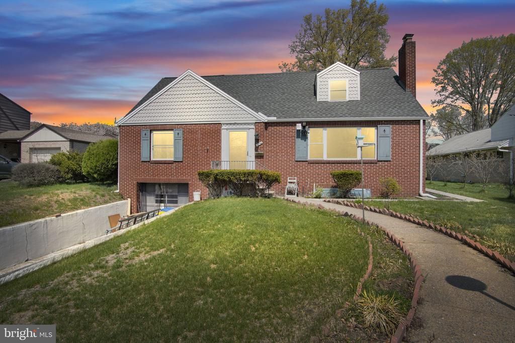 3736 SHARON STREET , HARRISBURG, PA 17111