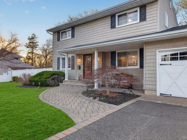 19 Shelton Court , Commack, NY 11725
