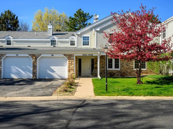 7832 E Oakbridge Way, Madison, WI 53717