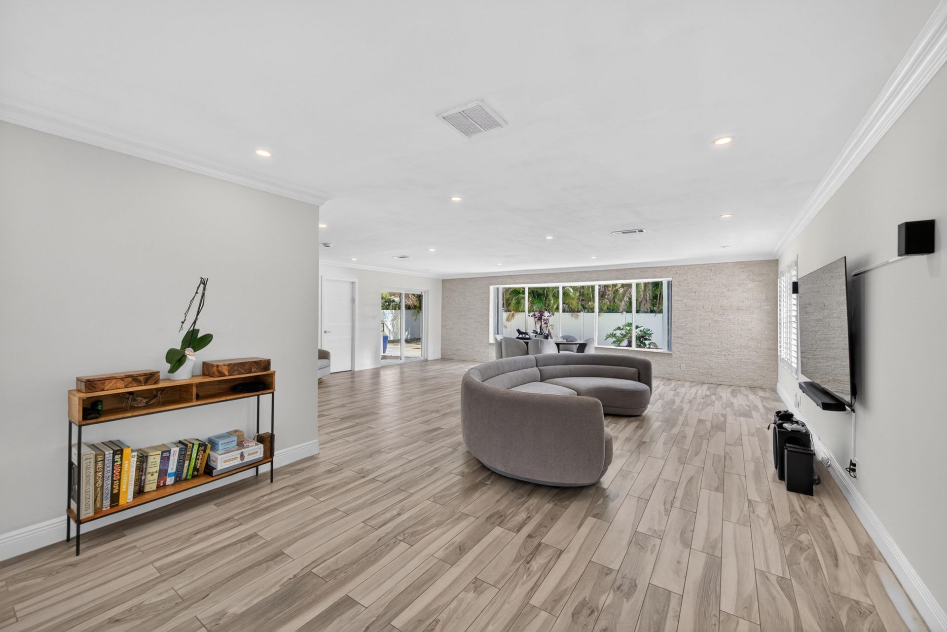 850 W Camino Real, Boca Raton, FL 33486 Photo