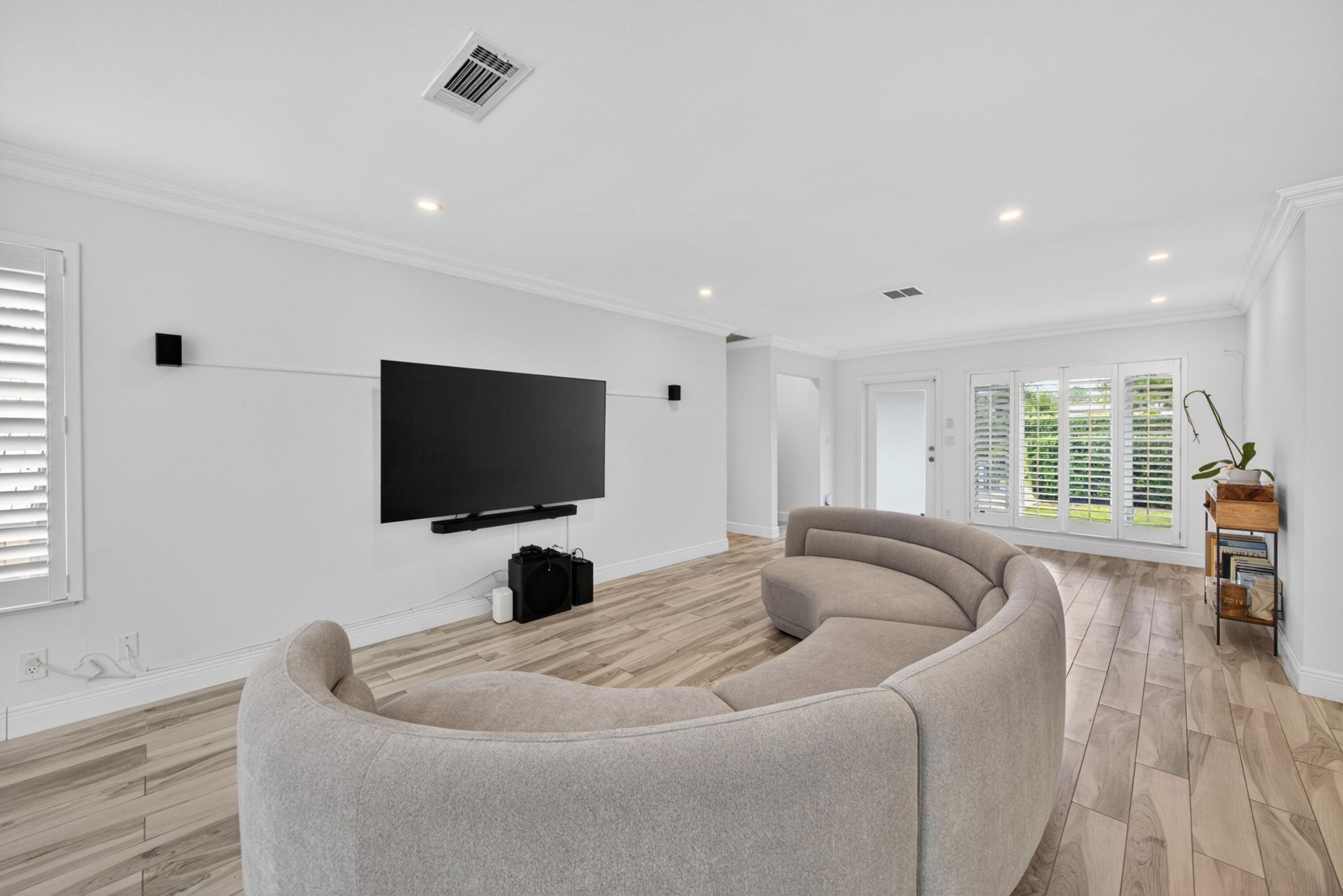 850 W Camino Real, Boca Raton, FL 33486 Photo