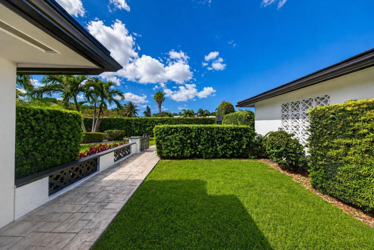850 W Camino Real, Boca Raton, FL 33486 Photo