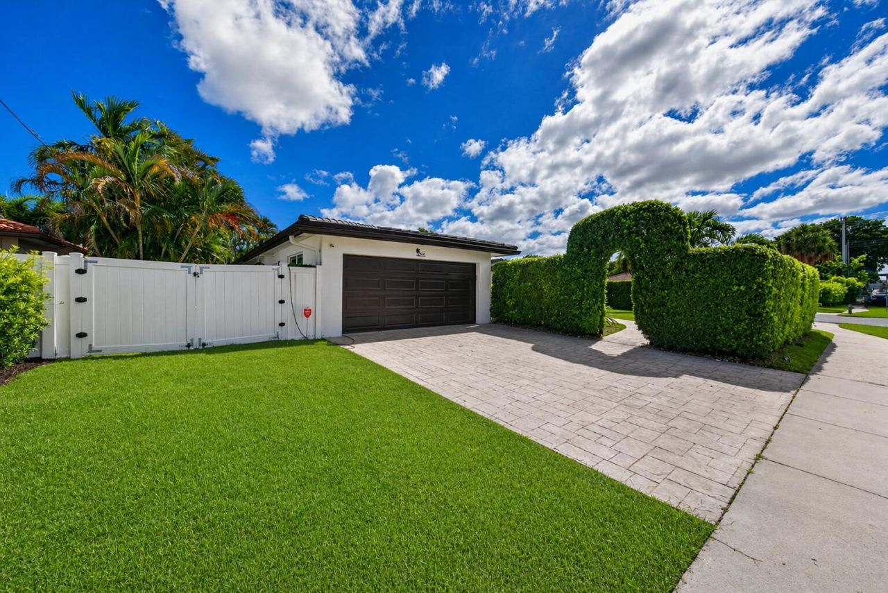 850 W Camino Real, Boca Raton, FL 33486 Photo