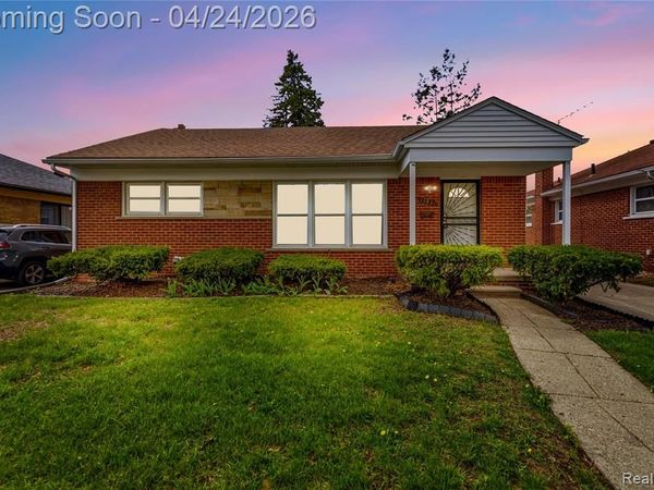 13431 Burton Street, Oak Park, MI 48237