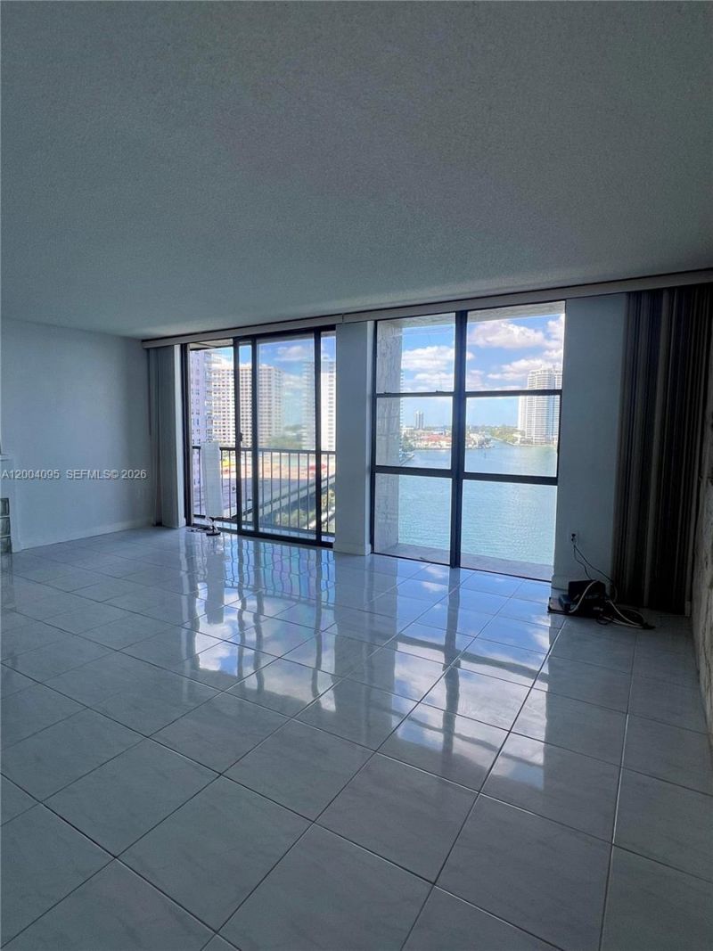 17500 N Bay Rd , Unit S907, Sunny Isles Beach, FL 33160 Photo