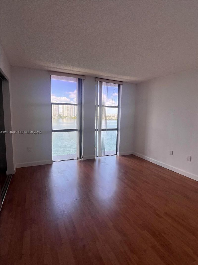 17500 N Bay Rd , Unit S907, Sunny Isles Beach, FL 33160 Photo