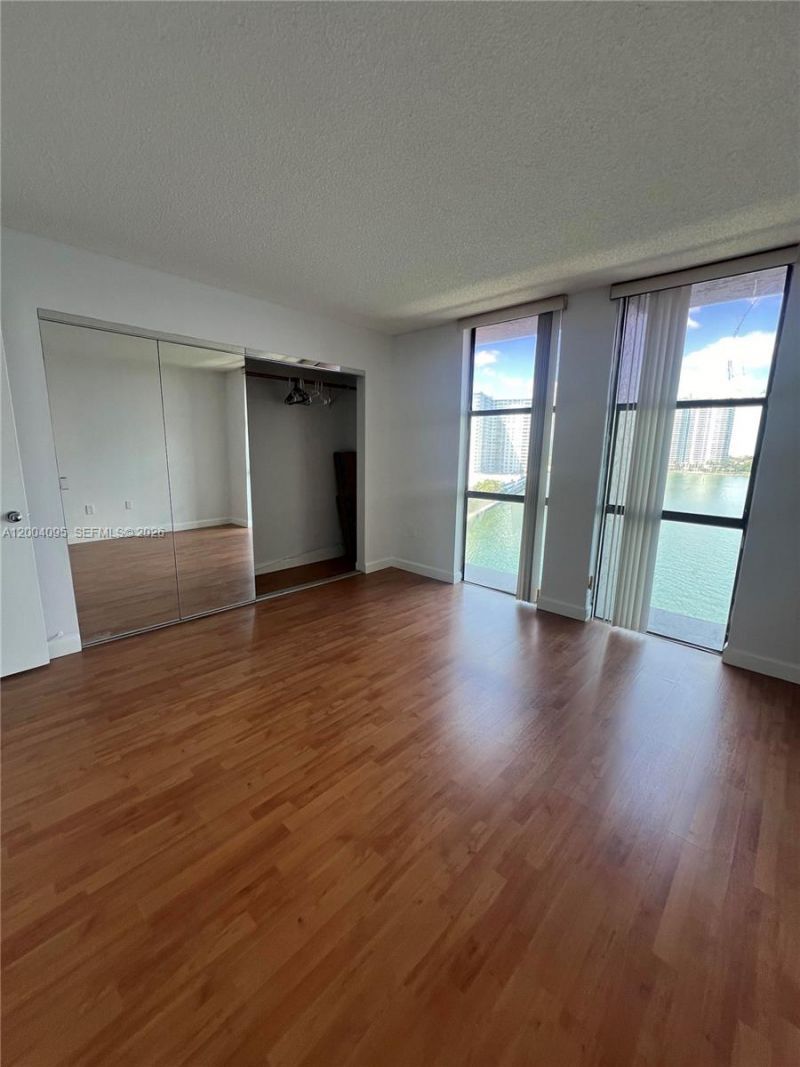 17500 N Bay Rd , Unit S907, Sunny Isles Beach, FL 33160 Photo