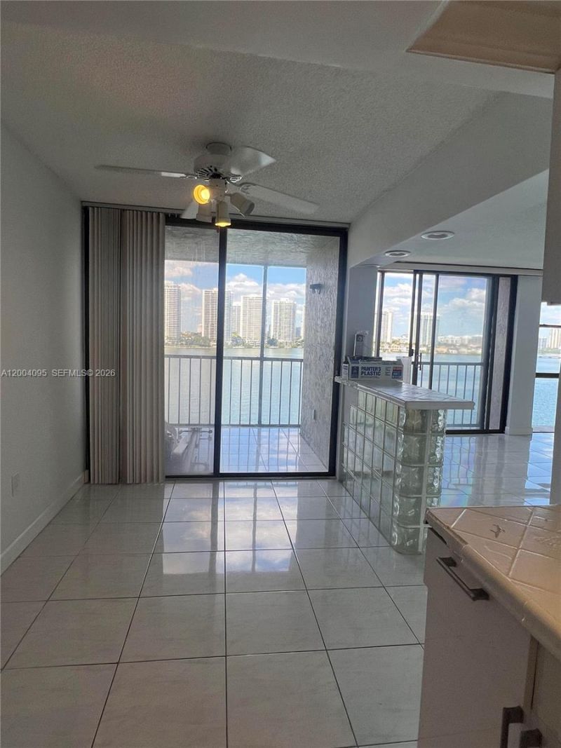 17500 N Bay Rd , Unit S907, Sunny Isles Beach, FL 33160 Photo