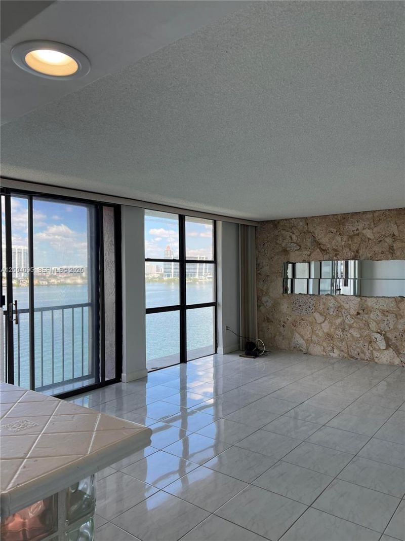 17500 N Bay Rd , Unit S907, Sunny Isles Beach, FL 33160 Photo