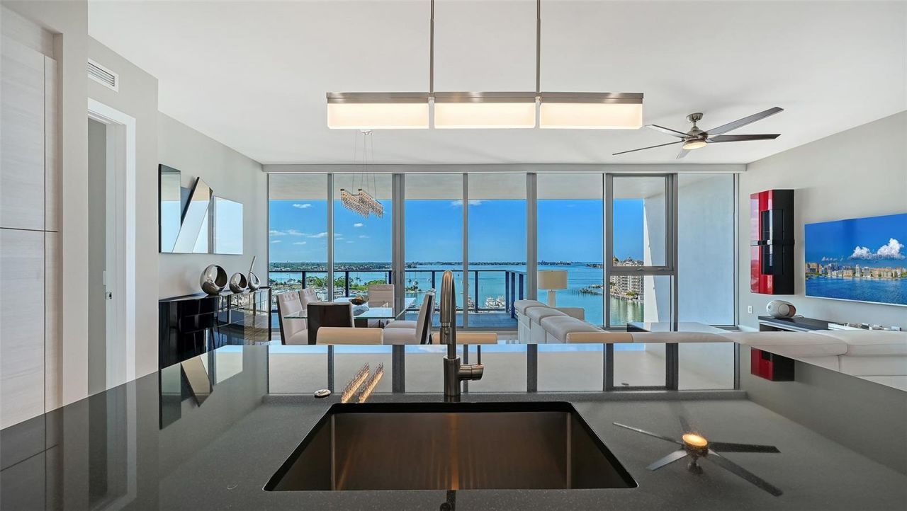 1155 N Gulfstream Avenue, Unit 1107, Sarasota, FL 34236 Photo