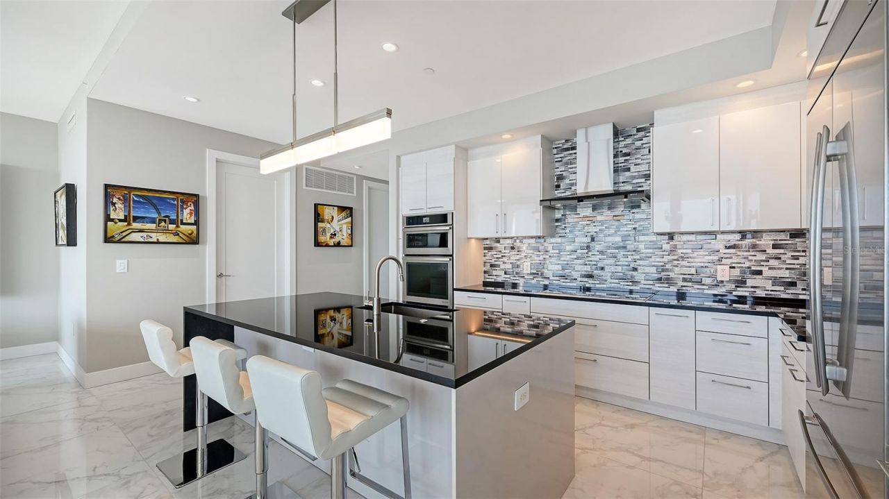 1155 N Gulfstream Avenue, Unit 1107, Sarasota, FL 34236 Photo