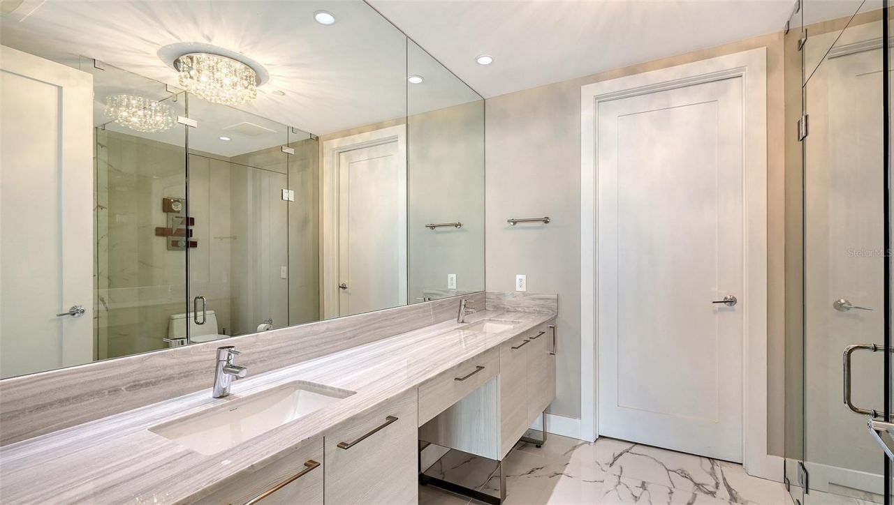 1155 N Gulfstream Avenue, Unit 1107, Sarasota, FL 34236 Photo