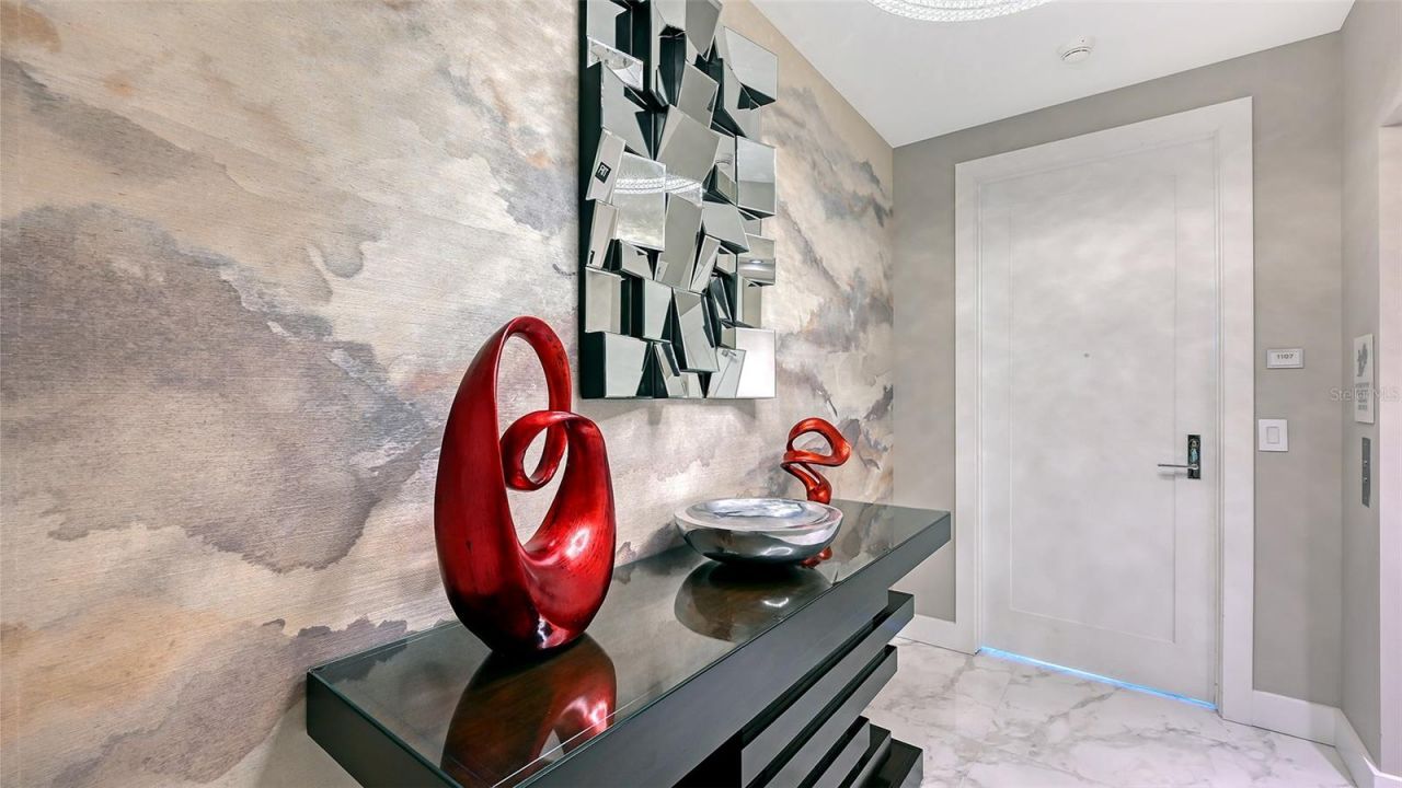 1155 N Gulfstream Avenue, Unit 1107, Sarasota, FL 34236 Photo