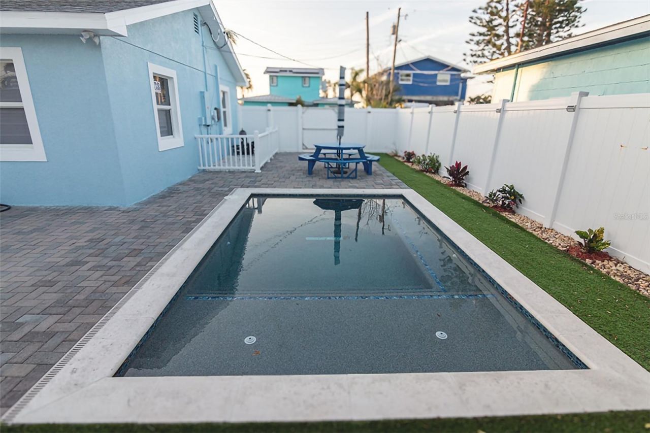 352 144th Avenue, Madeira Beach, FL 33708 Photo