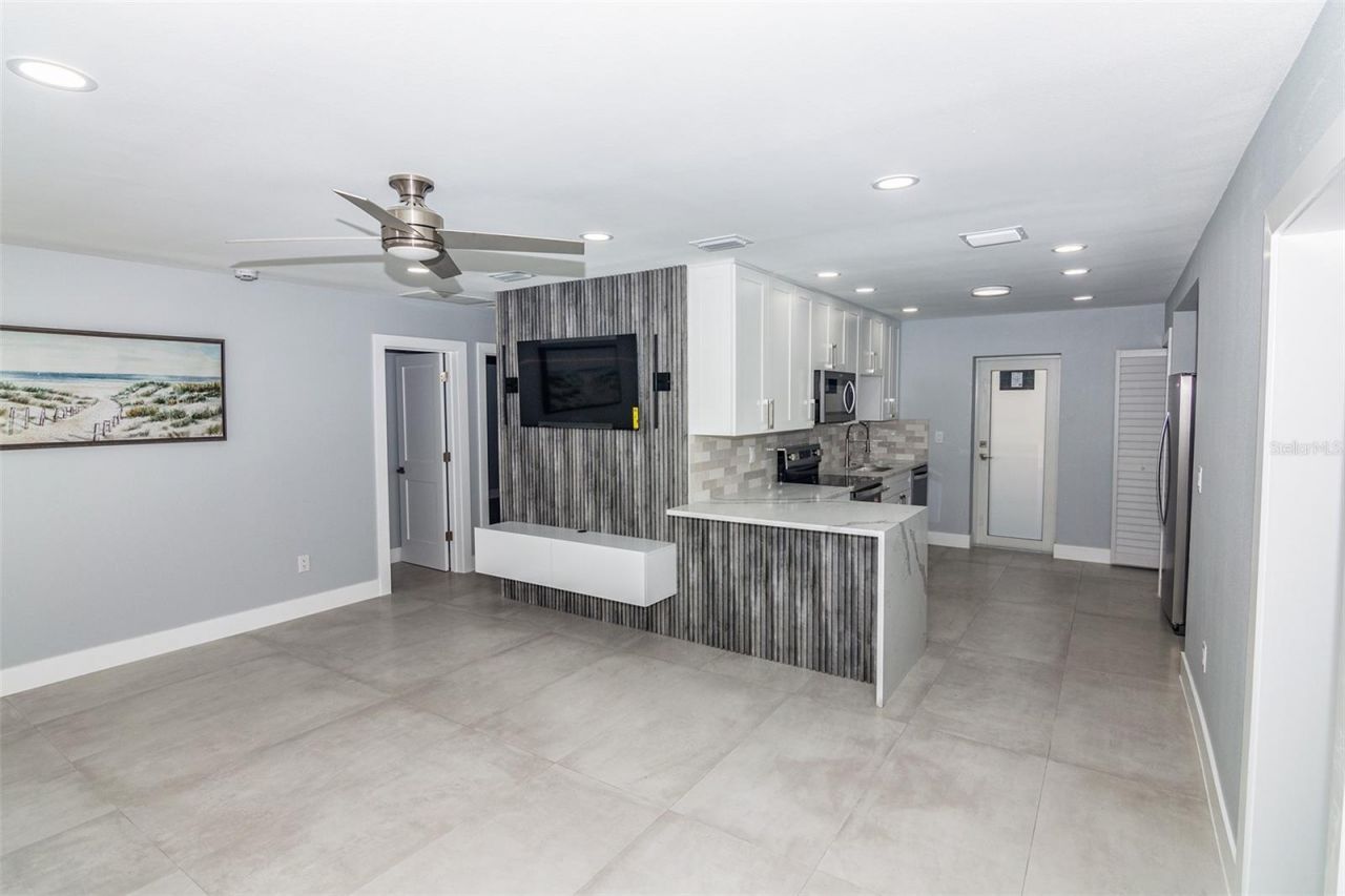 352 144th Avenue, Madeira Beach, FL 33708 Photo