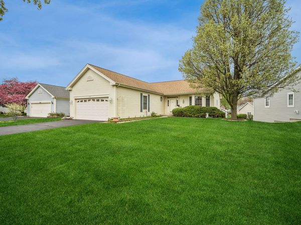 592 Rose Lane , Bartlett, IL 60103