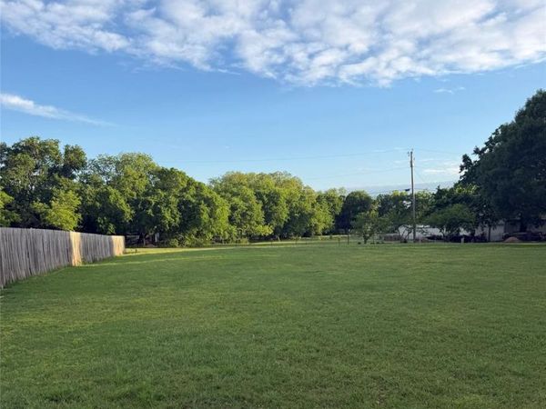 108 Bezner , Lindsay, TX 76250