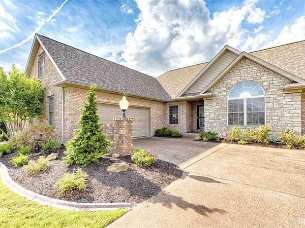 2035 Long Cove Circle, Newburgh, IN 47630