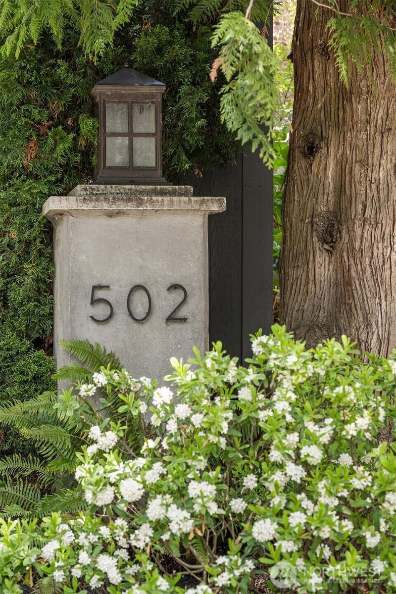 502 Lake Washington Boulevard E, Seattle, WA 98112