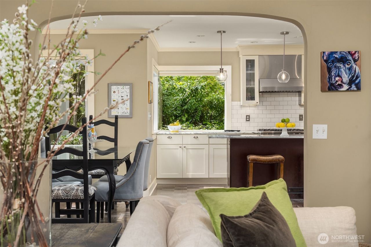 502 Lake Washington Boulevard E, Seattle, WA 98112