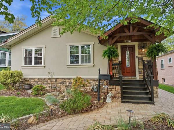 212 W FRANKLIN STREET, MORRISVILLE, PA 19067