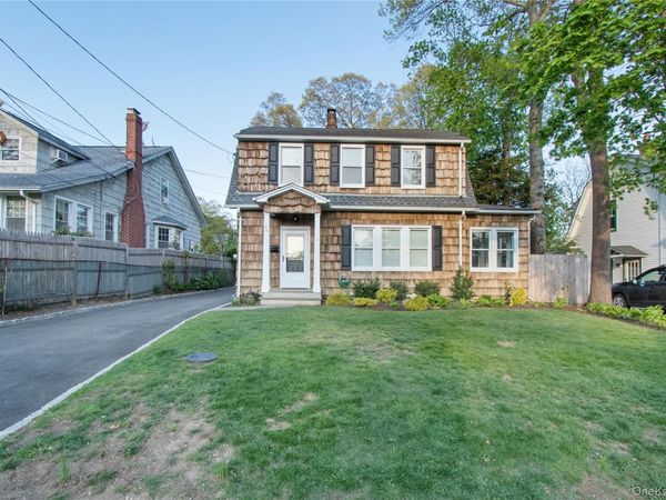 26 W 5th Street, Locust Valley, NY 11560