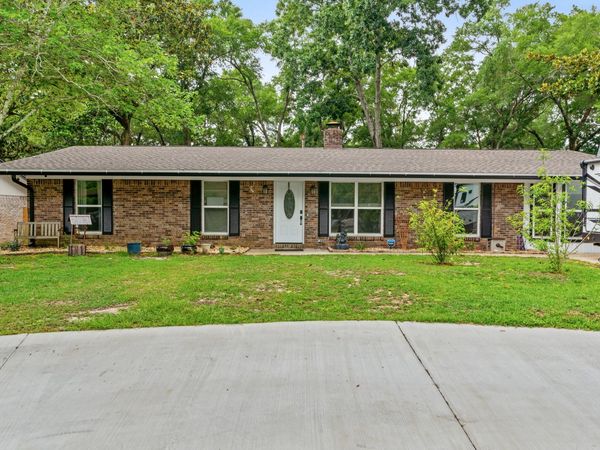 2442 Duncan Drive, Niceville, FL 32578