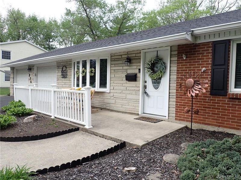 2726 Tihart Way, Beavercreek, OH 45430 Photo 2