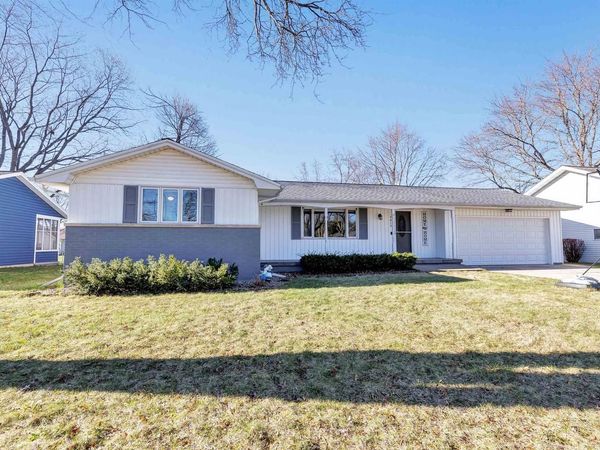 3012 LAWNDALE DRIVE, Green Bay, WI 54311
