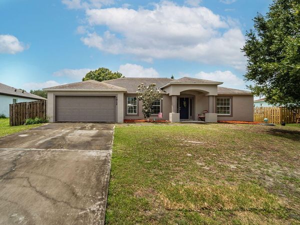 1912 SW Sunglow Street, Port St. Lucie, FL 34953