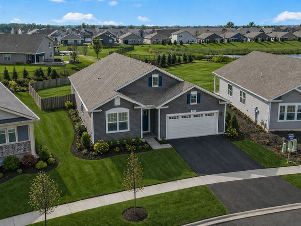 927 Plateau Drive , Pingree Grove, IL 60140