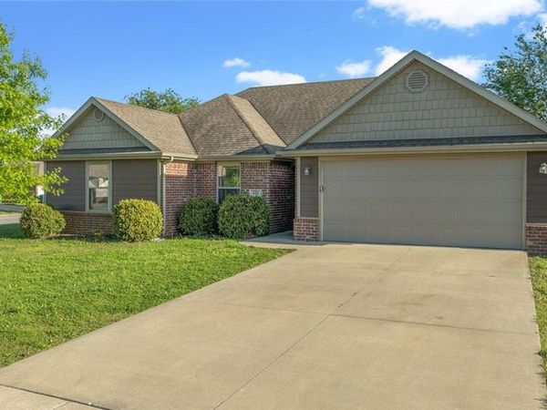 470 Torino Place , Centerton, AR 72719