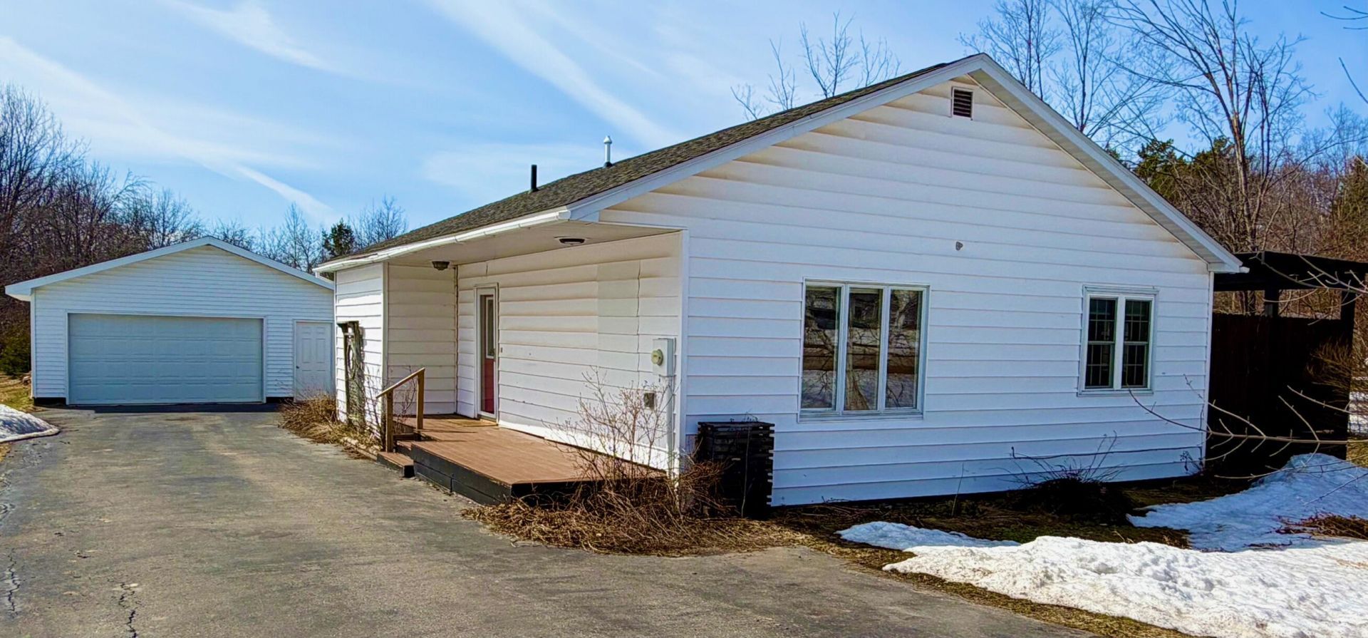 1432 W 14th St, Sault Sainte Marie, MI 49783 Main Photo