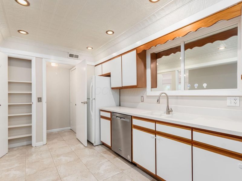 1512 Lafayette Drive, Unit #B, Upper Arlington, OH 43220 Photo 13