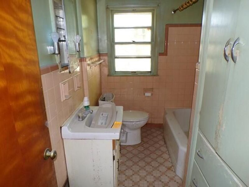 246 Fairview Street , Marion, OH 43302 Photo 9