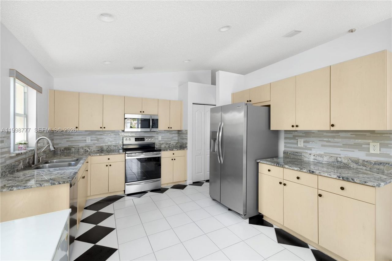 19401 SW 15th St, Pembroke Pines, FL 33029 Photo