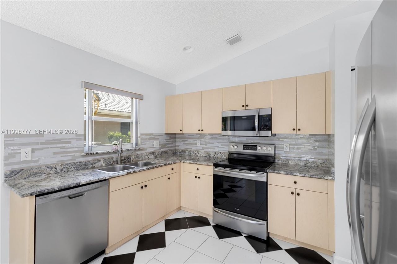 19401 SW 15th St, Pembroke Pines, FL 33029 Photo